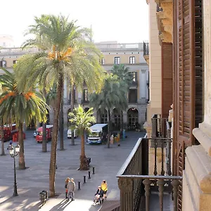 https://pension-villanueva.topbarcelonahotels.com